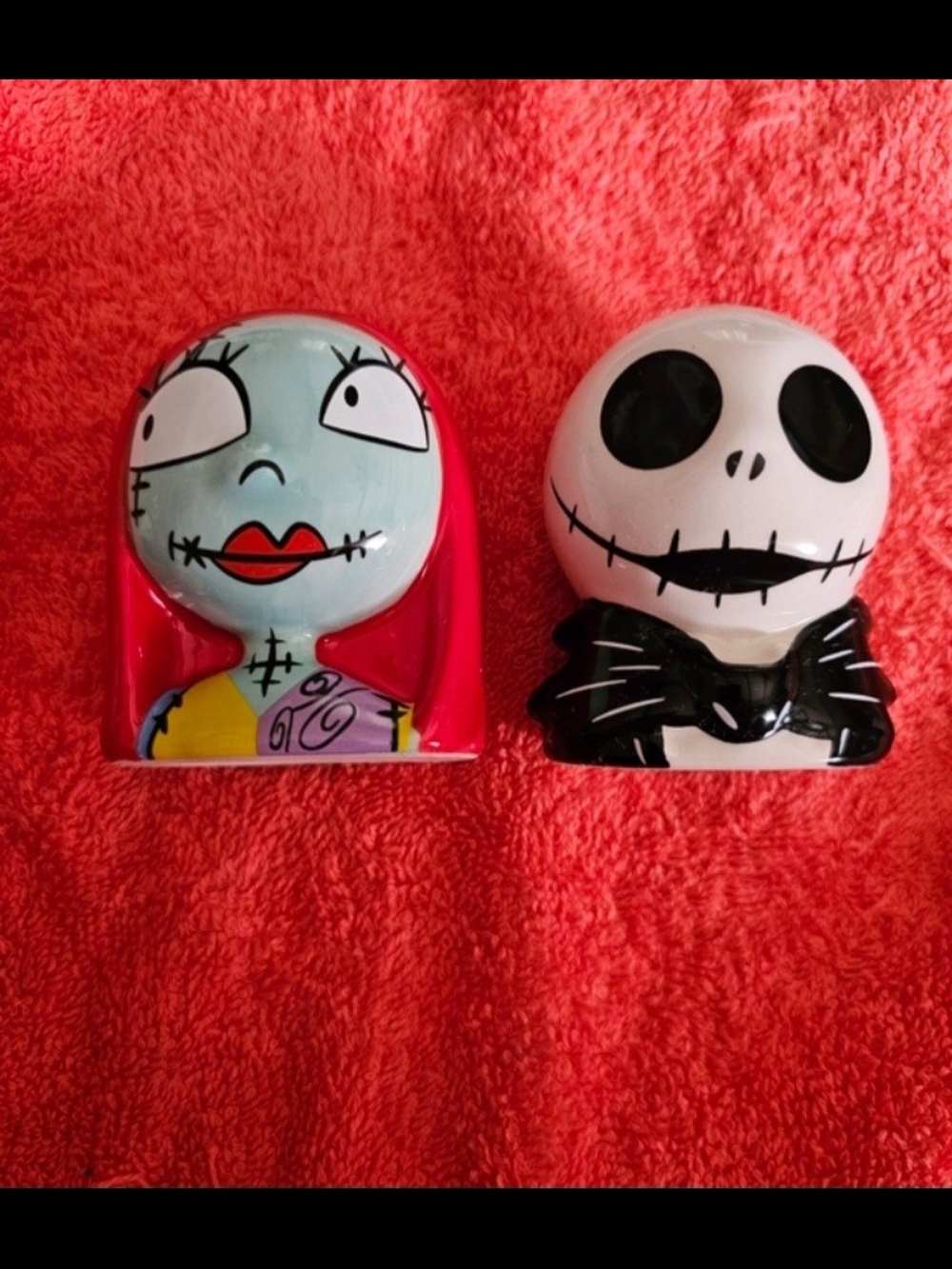 The Nightmare Before Christmas Jack & Sally salt and pepper shakers NWOT